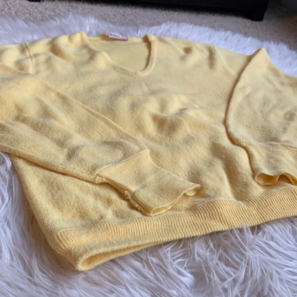 VTG 60s Izod of London v neck sweater - Picture 4 of 4